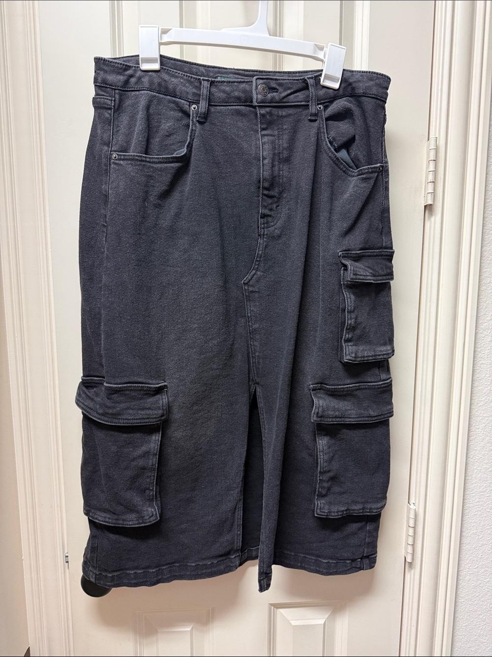 Wild Fable cargo denim skirt.  Size large